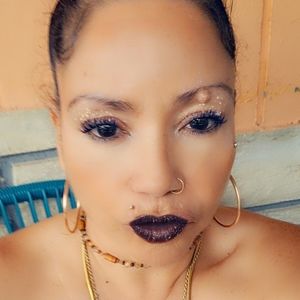 Meet your Posher, Evelyn